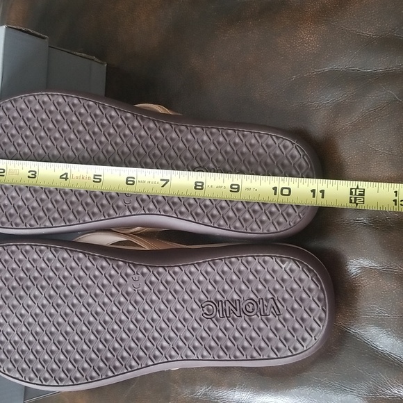 VIONIC Tide Flip Flops With Arch Support - Picture 9 of 14